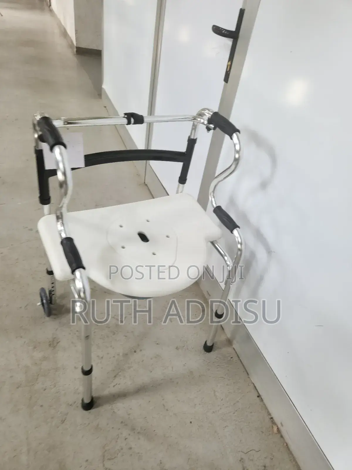 Commode With Wheel Chair Foldable藥房toilet Chair Medical New