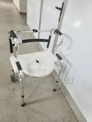 Commode With Wheel Chair Foldable藥房toilet Chair Medical New