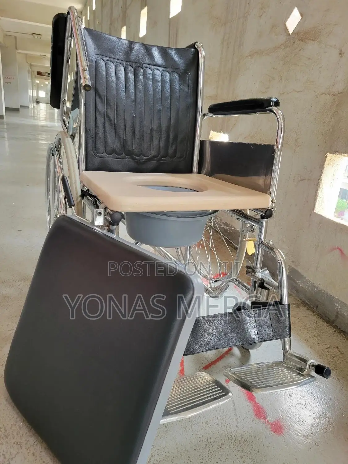Toilet_seat Cover Wheelchairةፗwheelchair{}Wheelchair°•Wheel