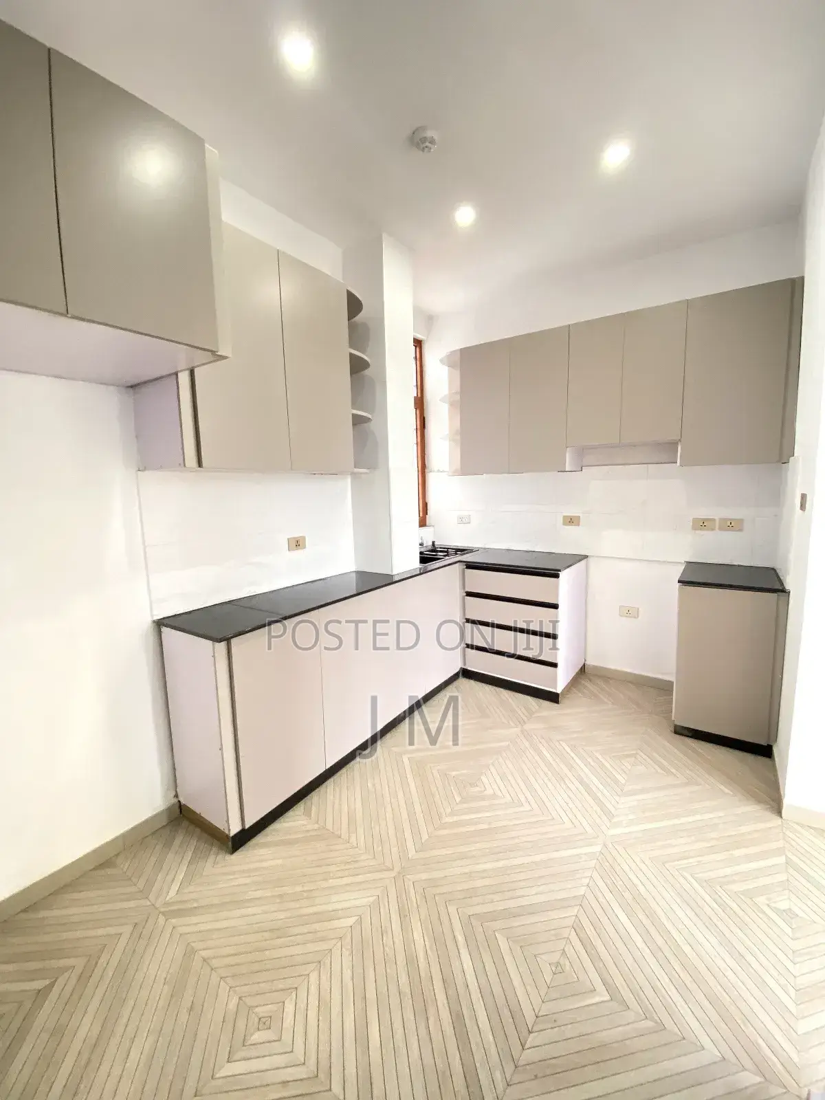 2bdrm Apartment in Kirkos for rent