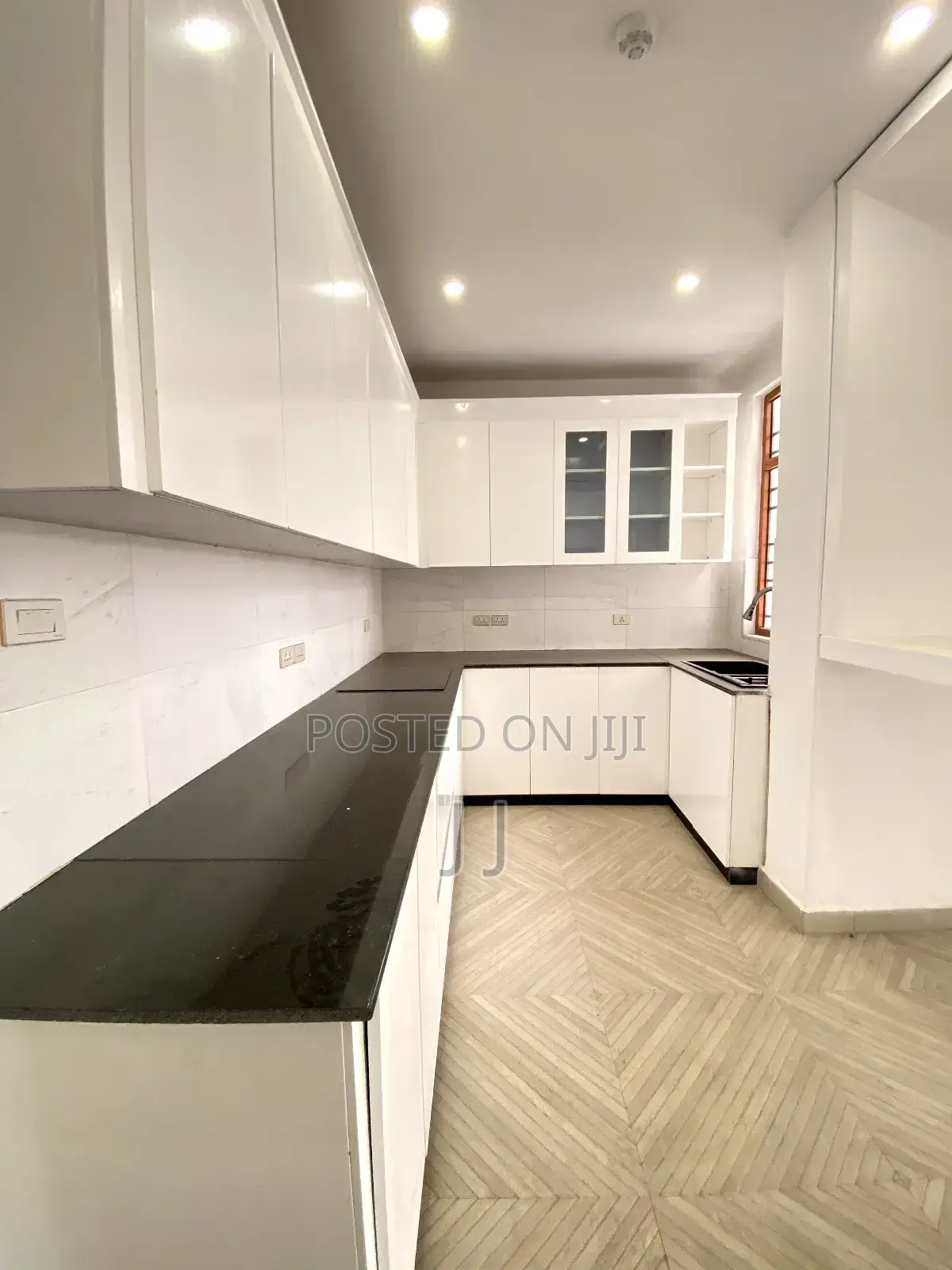 4bdrm Apartment in Kirkos for rent