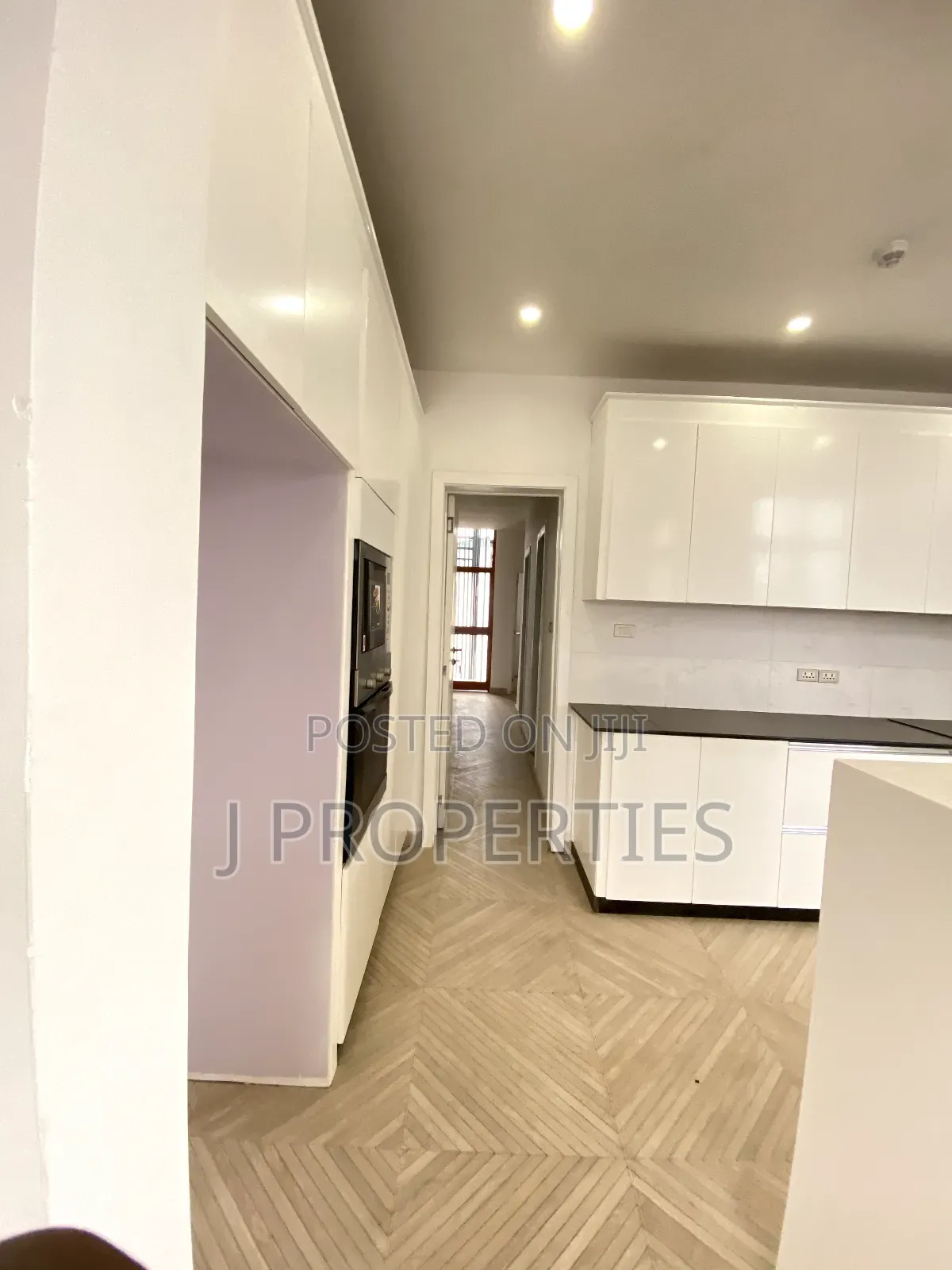 4bdrm Apartment in Kirkos for rent