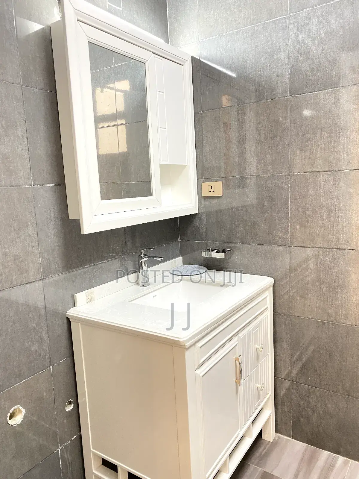 4bdrm Apartment in Kirkos for rent