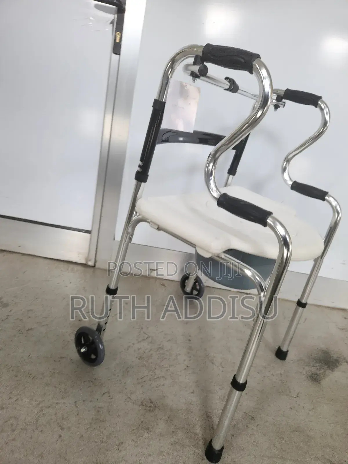 Walker With Commode Chair才能commode Walker並不commode Walker