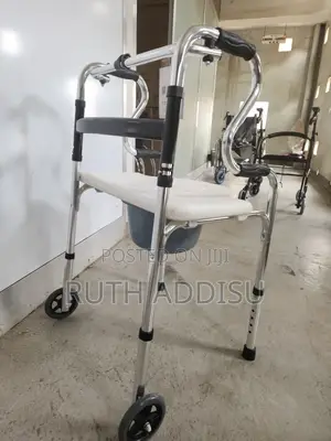 Photo - Commode Seat Walker黨派walker Brand New米酒walking Aid Walker