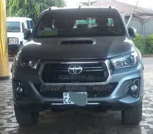 Toyota Hilux 2016 Gray