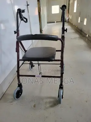 Photo - Walker With Seat Chairقፗindependence Get Around More Easily