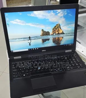 New Laptop Dell Precision 15 3520 8GB Intel Core I7 SSD 512GB