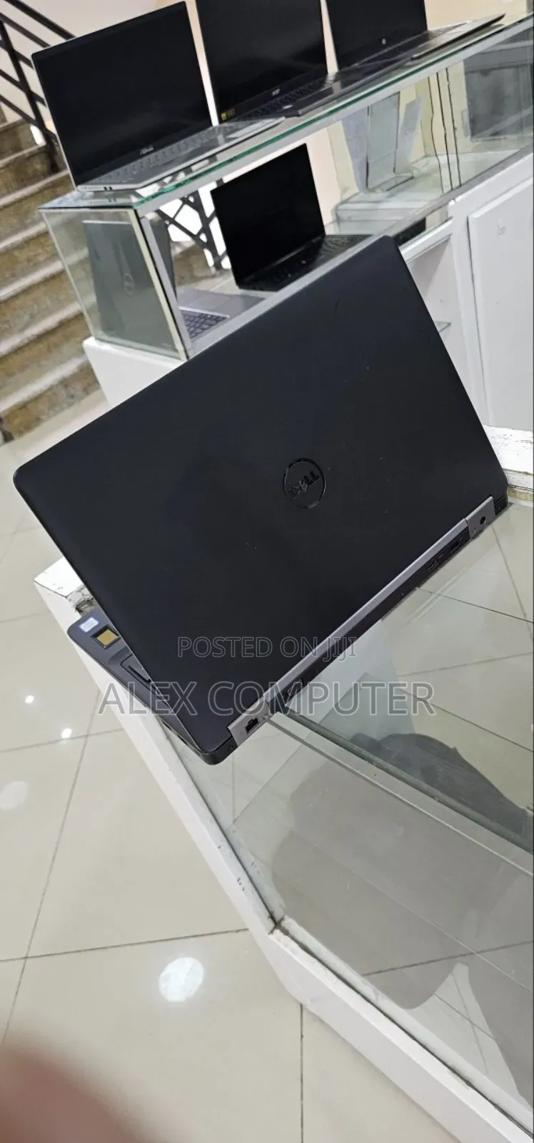 New Laptop Dell Precision 15 3520 8GB Intel Core I7 SSD 512GB