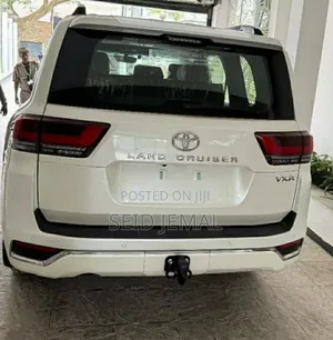 New Toyota Land Cruiser 2023 Off white
