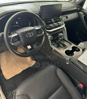 New Toyota Land Cruiser 2023 Off white