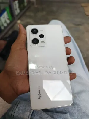 Photo - Xiaomi 12 Pro 256 GB White