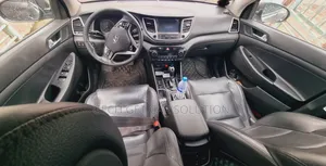 Photo - Hyundai Tucson 2018 Brown