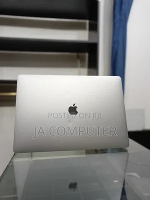 New Laptop Apple MacBook Pro 2019 16GB Intel Core I7 SSD 512GB