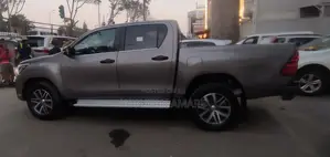 Toyota Hilux Revo Double Cab Deisel 2.8 AWD 2020 Gold