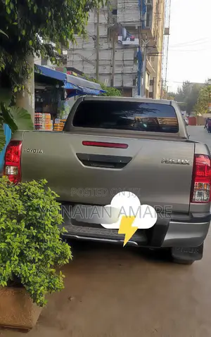 Toyota Hilux Revo Double Cab Deisel 2.8 AWD 2020 Gold