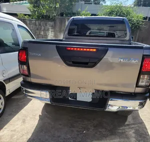 Toyota Hilux 2019 Gray