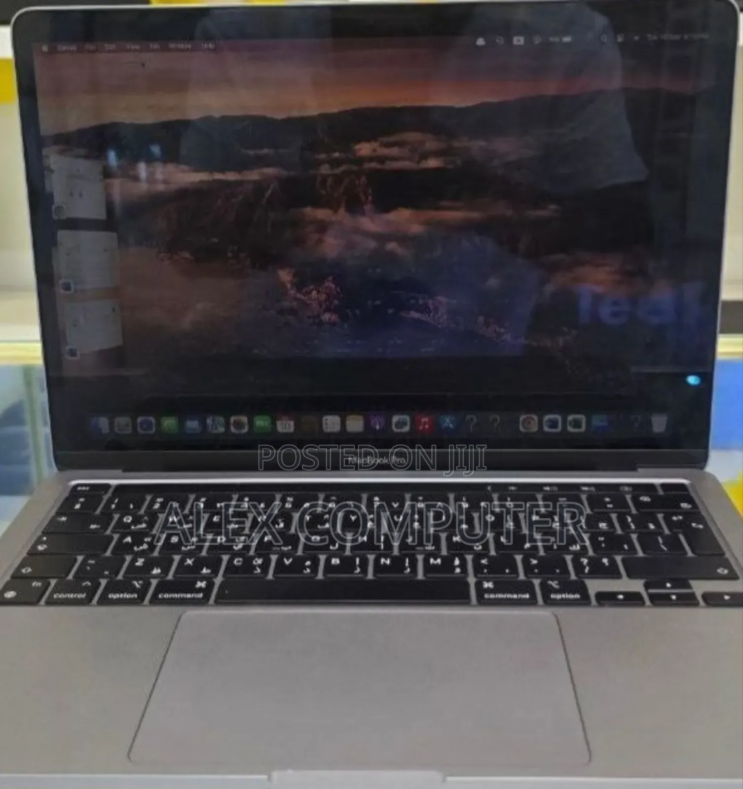 New Laptop Apple MacBook Pro M1 8GB Apple M1 SSD 256GB