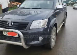 Toyota Hilux 2012 Gray