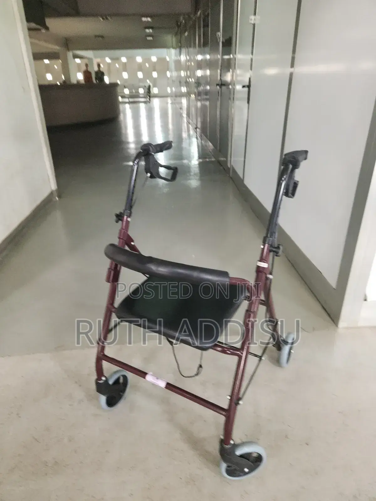 Medical Walker半個foldable Walker出來four Wheel Walker去過walker