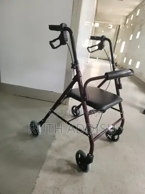 Photo - European Standard Walker黨團foldable Walker走到with Wheel Walker