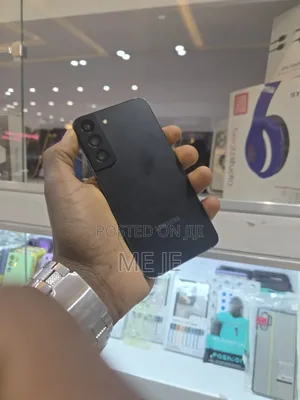 Photo - Samsung Galaxy S22 5G 128 GB Black