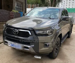 Photo - Toyota Hilux Revo Smart Cab Deisel 2.4 RWD 2021 Gray