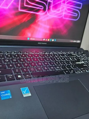 New Laptop Asus VivoBook 15 X505BA 16GB Intel Core I7 SSD 512GB