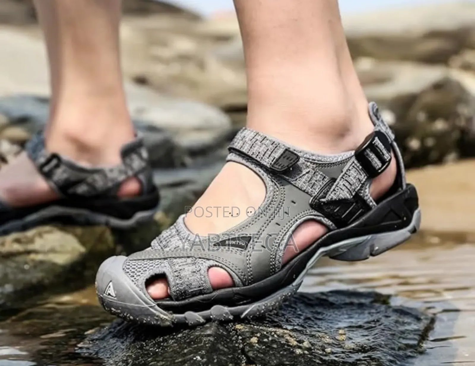 በማራኪ እና ልዩ ዲዛየን የተሰራ ጫማ