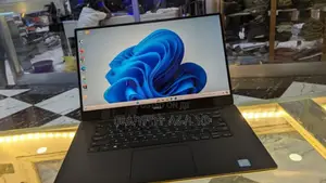 New Laptop Dell XPS 15 8GB Intel Core I5 SSD 256GB