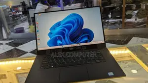 New Laptop Dell XPS 15 8GB Intel Core I5 SSD 256GB