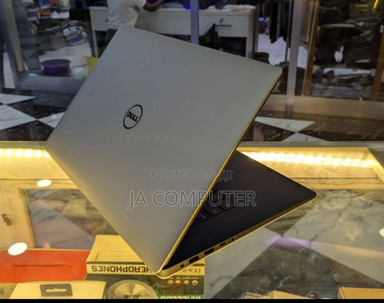 New Laptop Dell XPS 15 8GB Intel Core I5 SSD 256GB