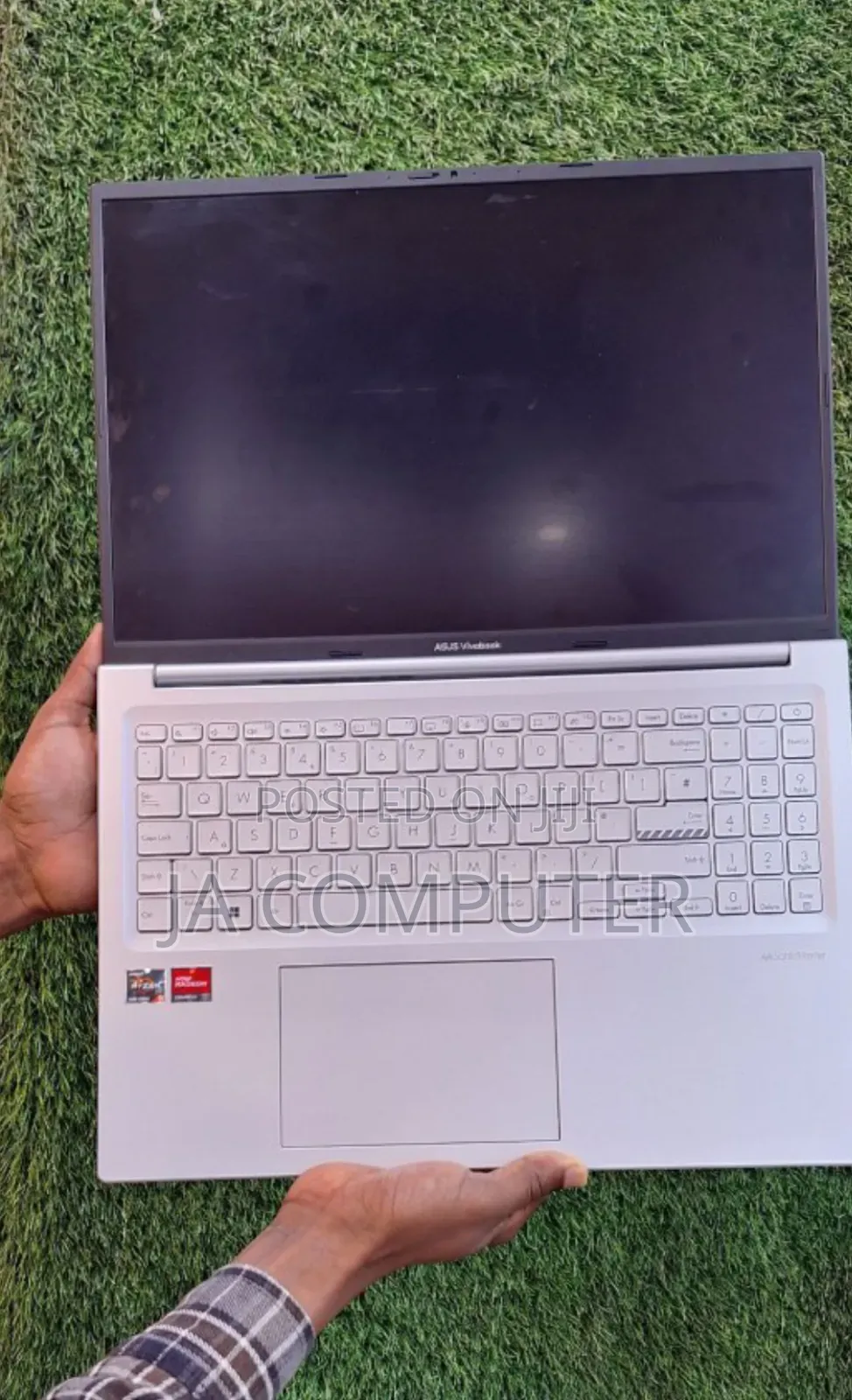 New Laptop Asus VivoBook 15 X505BA 8GB AMD Ryzen 5 SSD 256GB