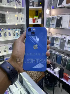 Photo - New Apple iPhone 13 256 GB Blue