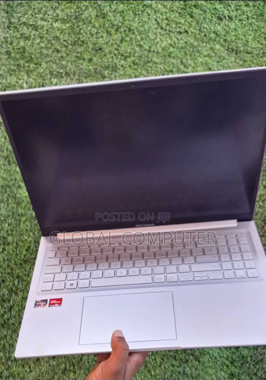 New Laptop Asus VivoBook W202 8GB AMD Ryzen 5 SSD 256GB