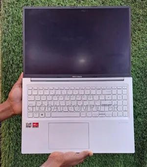 New Laptop Asus VivoBook W202 8GB AMD Ryzen 5 SSD 256GB