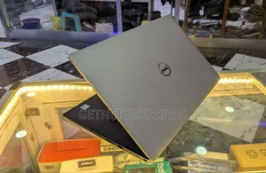 New Laptop Dell XPS 15 8GB Intel Core I7 SSD 256GB