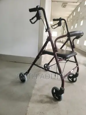 Photo - Foldable Walker Four Wheel走到almunium Medical Walker與日walker