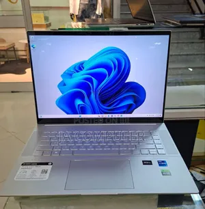 Photo - New Laptop HP Envy 13 16GB Intel Core I7 SSD 1T