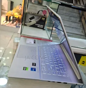 New Laptop HP Envy 13 16GB Intel Core I7 SSD 1T