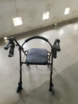 Photo - Walker去玩medical Walker這是walker Medical的我medical Walker