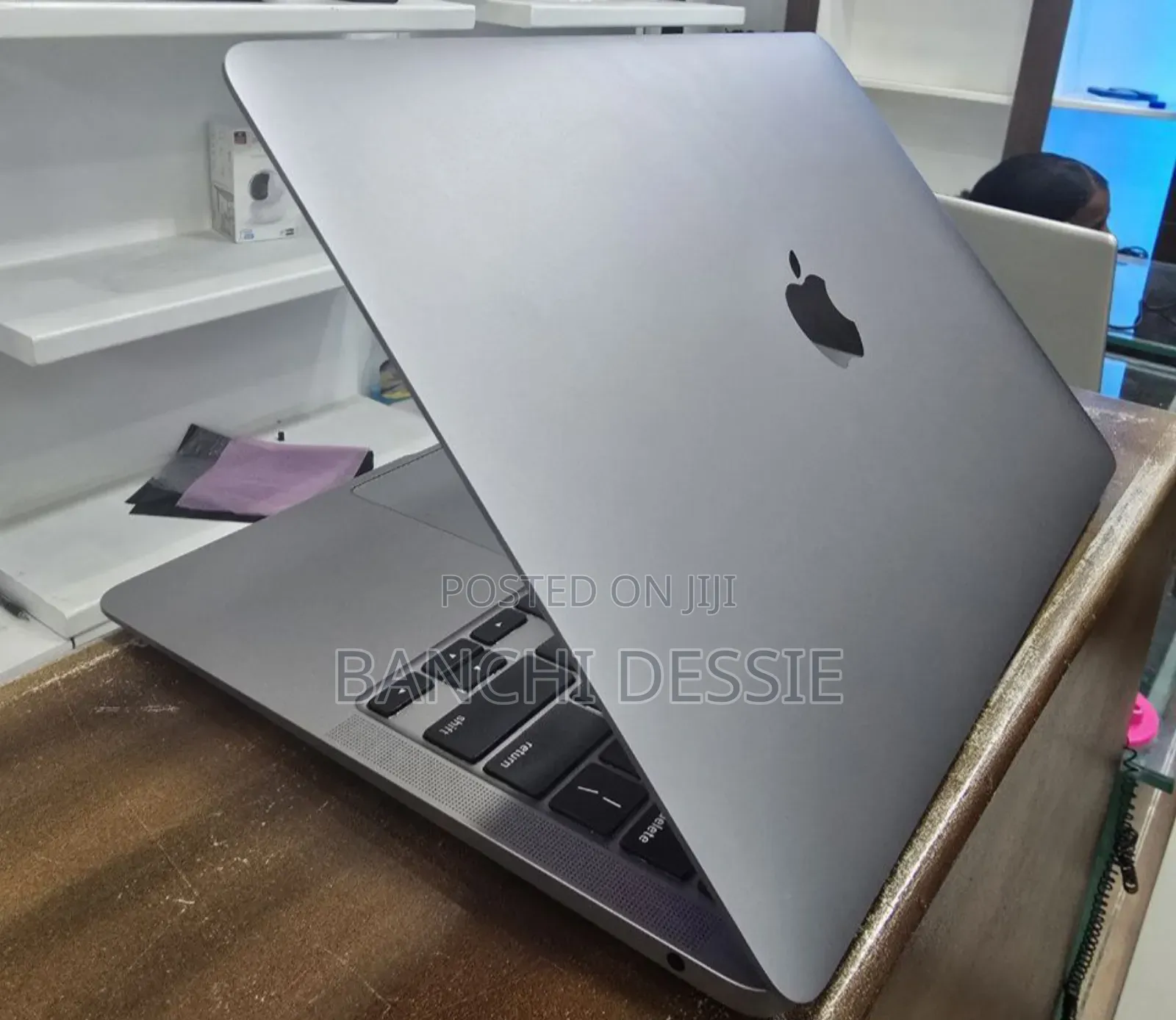 New Laptop Apple MacBook Pro M1 8GB Apple M1 SSD 256GB