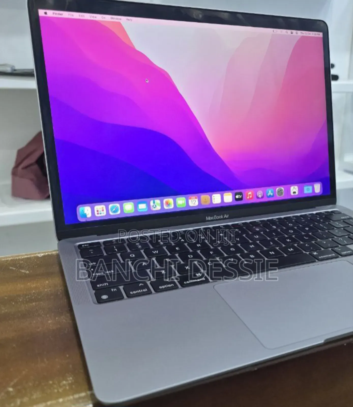 New Laptop Apple MacBook Pro M1 8GB Apple M1 SSD 256GB