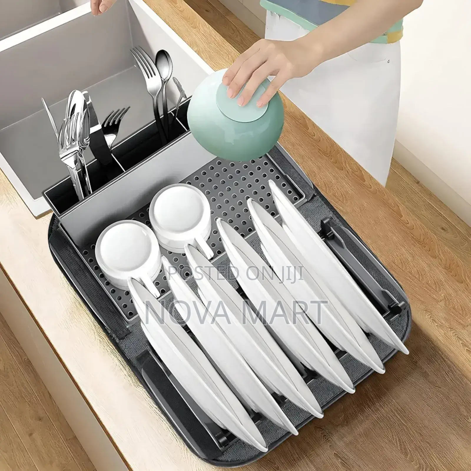 ሰሃን ማድረቂያ መደርደሪያ ከማድረቂያ ምንጣፍ ጋር.