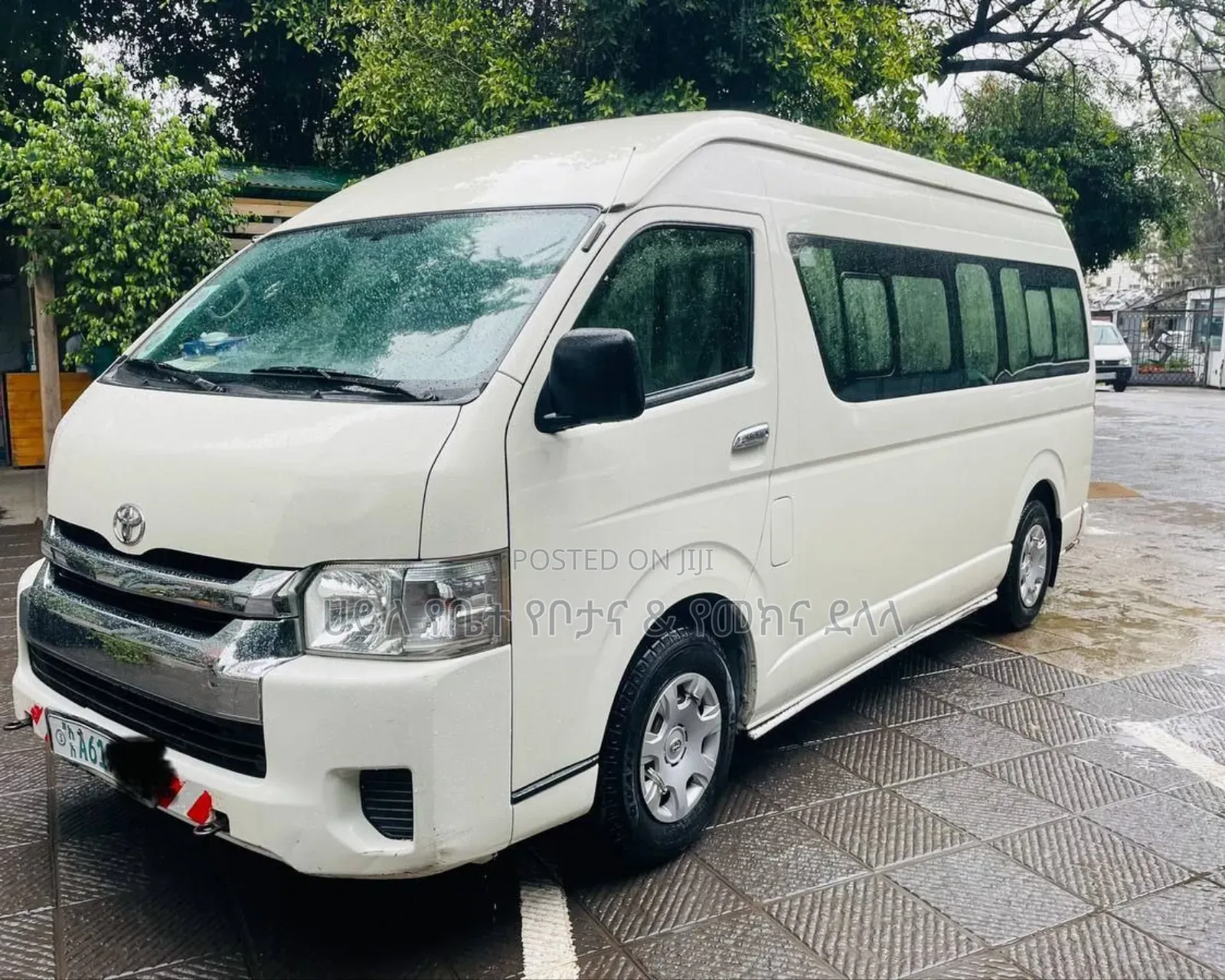 Toyota HiAce 2017 White