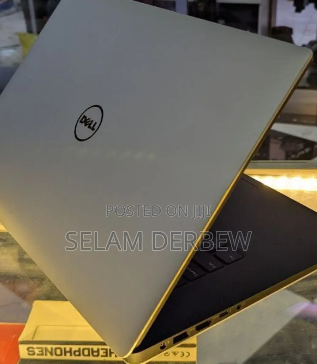 New Laptop Dell XPS 15 8GB Intel Core I5 SSD 256GB