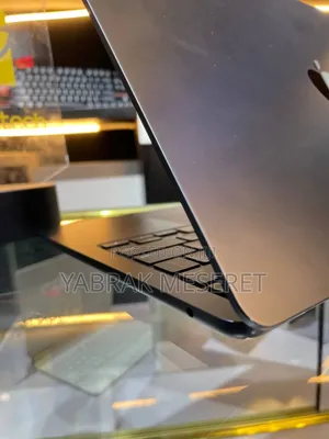 New Laptop Apple MacBook Air 2024 M3 13-Inch 8GB Apple M3 SSD 256GB