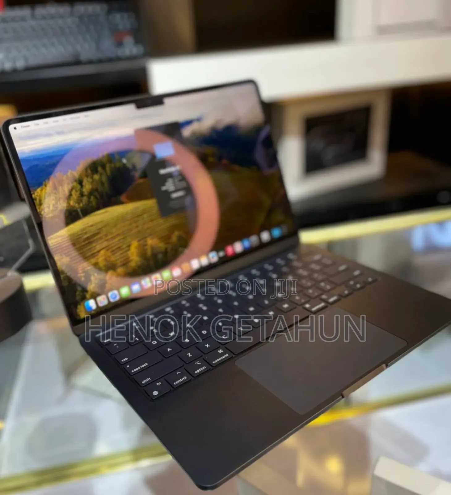 New Laptop Apple MacBook Air 2024 M3 13-Inch 8GB Apple M3 SSD 256GB