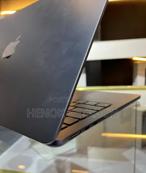 New Laptop Apple MacBook Air 2024 M3 13-Inch 8GB Apple M3 SSD 256GB