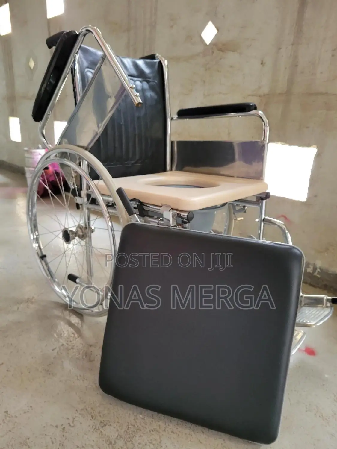 Toilet/Popo Wheelchairطፗwheelchair卝0wheelchair{}Wheelchair